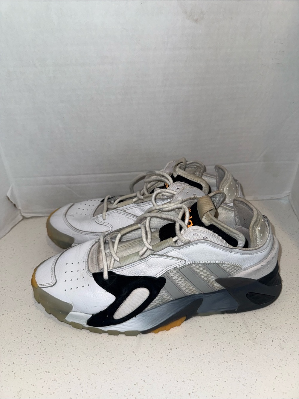adidas Men's White and Gray Retro Runner Sneakers